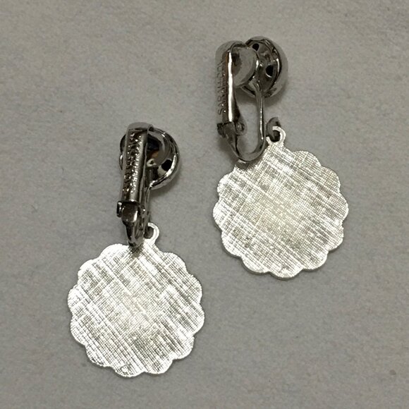NOS Vtg 1975 SNOW LACE Sarah Coventry CLIP Earrings Silvertone Snowflake - Picture 2 of 2